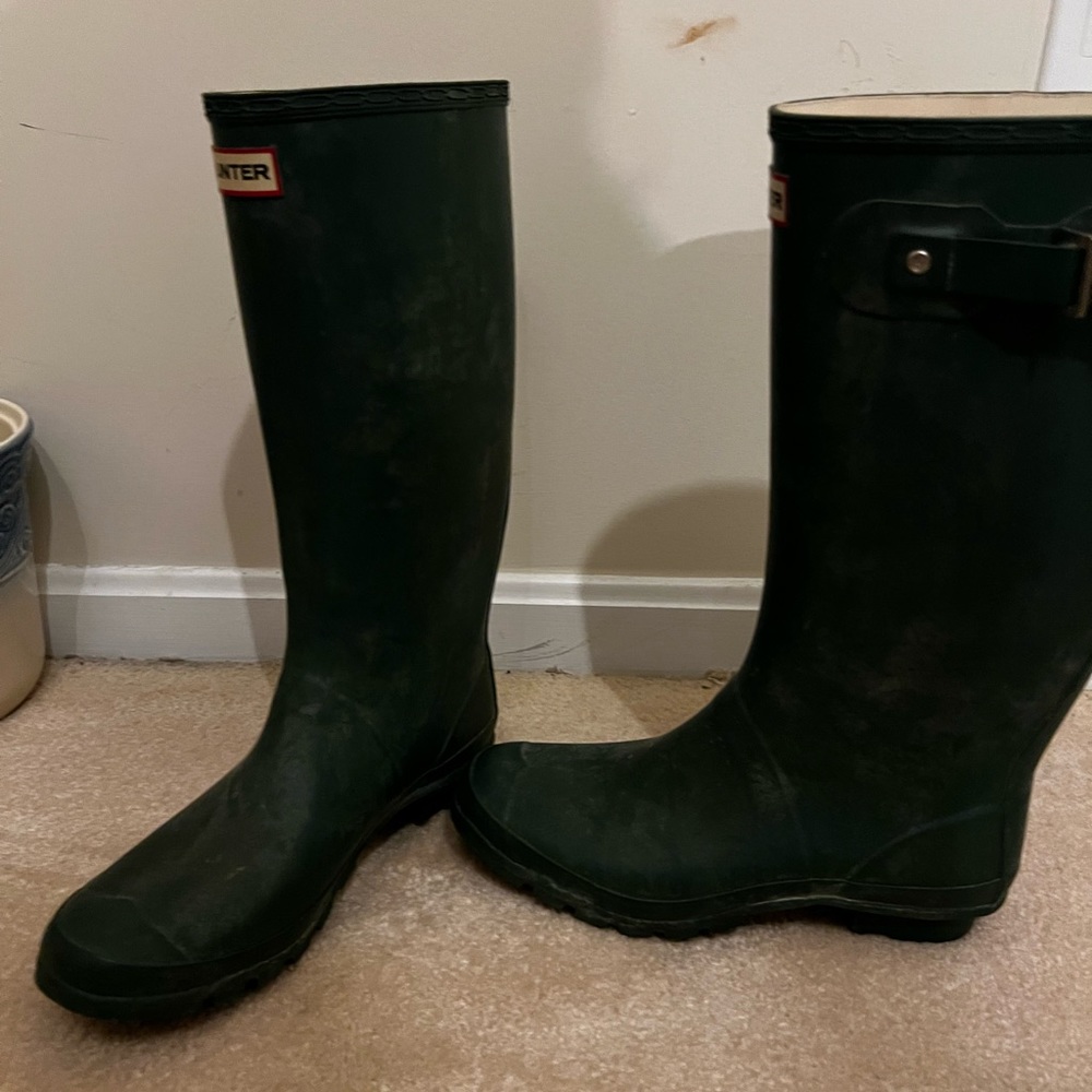 Like new hunter rain boots